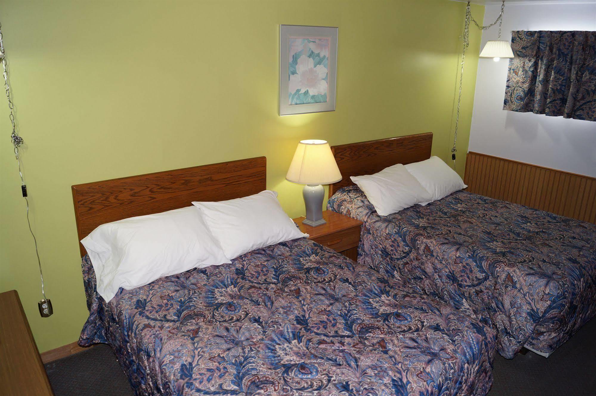פיטרבורו Robyn'S Motel מראה חיצוני תמונה