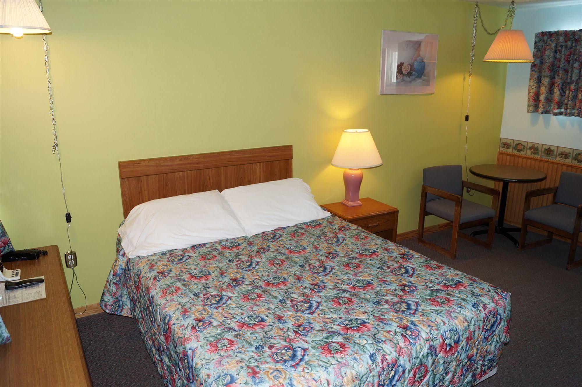 פיטרבורו Robyn'S Motel מראה חיצוני תמונה