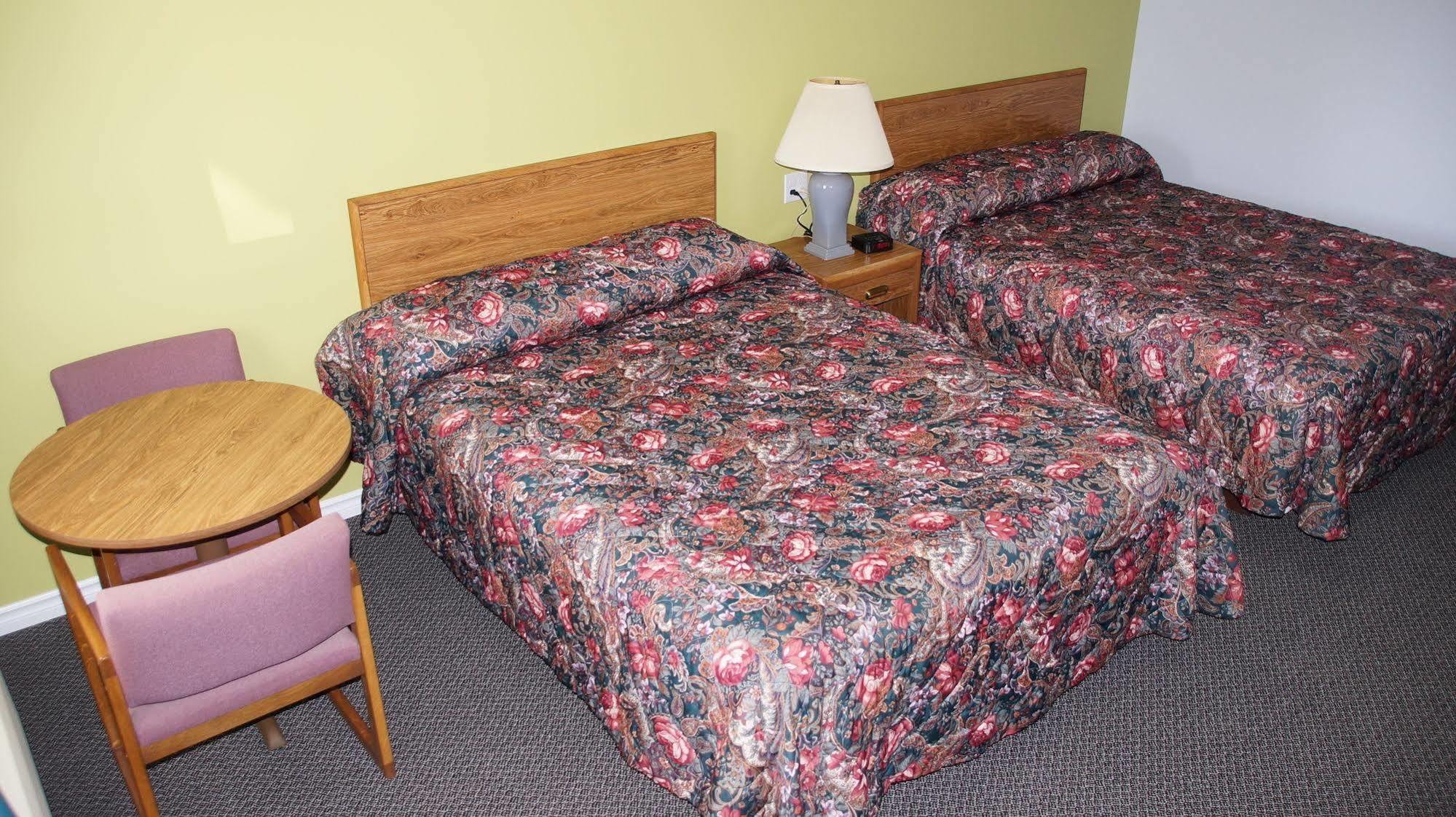 פיטרבורו Robyn'S Motel מראה חיצוני תמונה